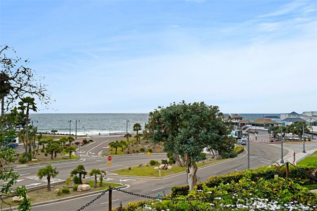 650 The Village, Redondo Beach, California 90277, 1 Bedroom Bedrooms, ,1 BathroomBathrooms,Residential,Sold,The Village,OC21048054
