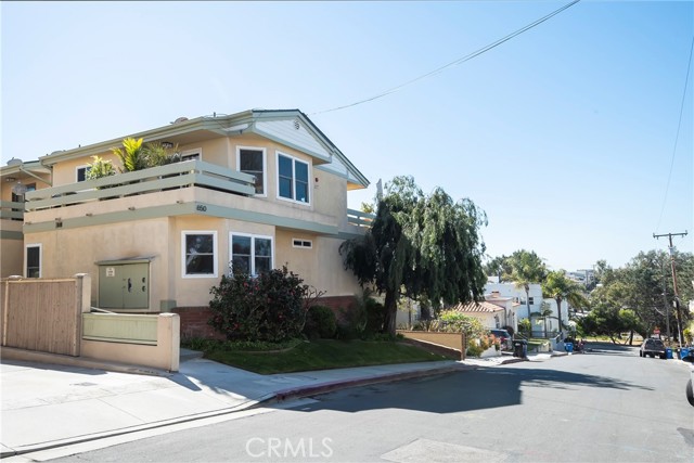 650 11th Street, Hermosa Beach, California 90254, 3 Bedrooms Bedrooms, ,2 BathroomsBathrooms,Residential,Sold,11th,SB21011737