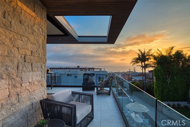 246 30th Street, Hermosa Beach, California 90254, 4 Bedrooms Bedrooms, ,4 BathroomsBathrooms,Residential,Sold,30th,SB19212204