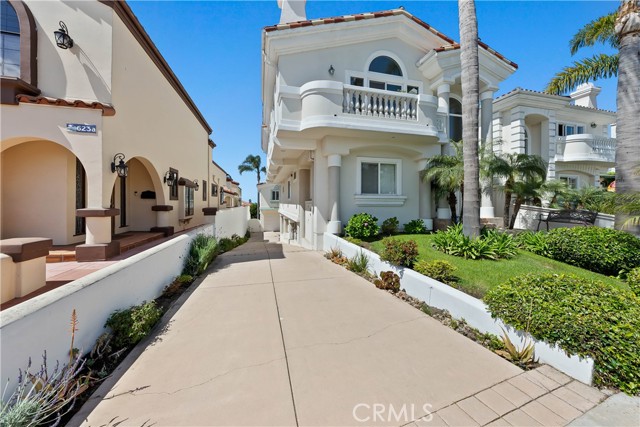 625 Lucia Avenue, Redondo Beach, California 90277, 4 Bedrooms Bedrooms, ,3 BathroomsBathrooms,Residential,Sold,Lucia,SB21088056