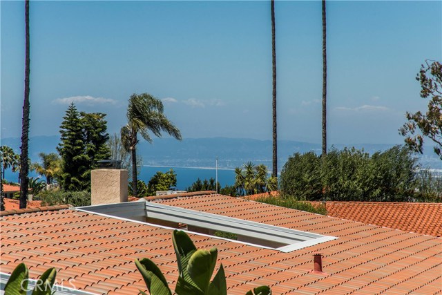 1562 Granvia Altamira, Palos Verdes Estates, California 90274, 4 Bedrooms Bedrooms, ,3 BathroomsBathrooms,Residential,Sold,Granvia Altamira,PV18116853