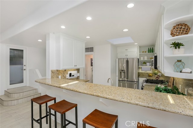 220 4th Street, Hermosa Beach, California 90254, 3 Bedrooms Bedrooms, ,4 BathroomsBathrooms,Residential,Sold,4th,PW18290182