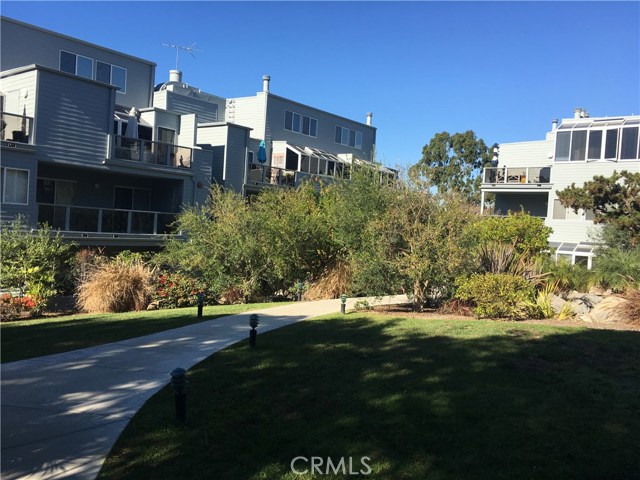 240 The Village, Redondo Beach, California 90277, 2 Bedrooms Bedrooms, ,2 BathroomsBathrooms,Residential,Sold,The Village,SB18290974