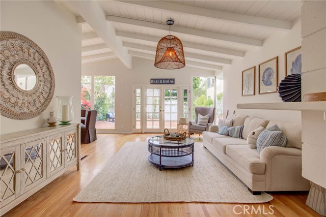 729 12th Street, Manhattan Beach, California 90266, 3 Bedrooms Bedrooms, ,2 BathroomsBathrooms,Residential,Sold,12th,SB19138998