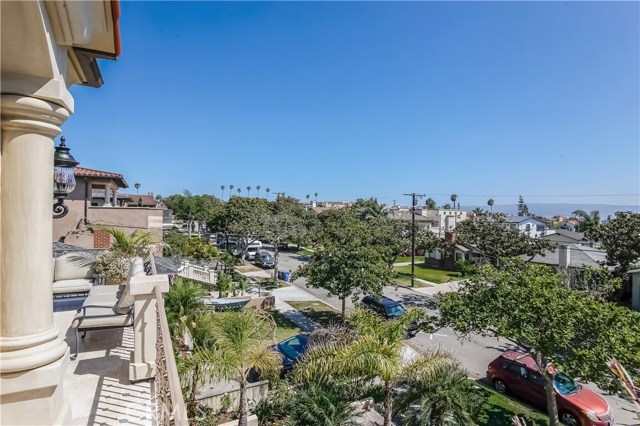 808 Maria Avenue, Redondo Beach, California 90277, 4 Bedrooms Bedrooms, ,3 BathroomsBathrooms,Residential,Sold,Maria,SB17180173