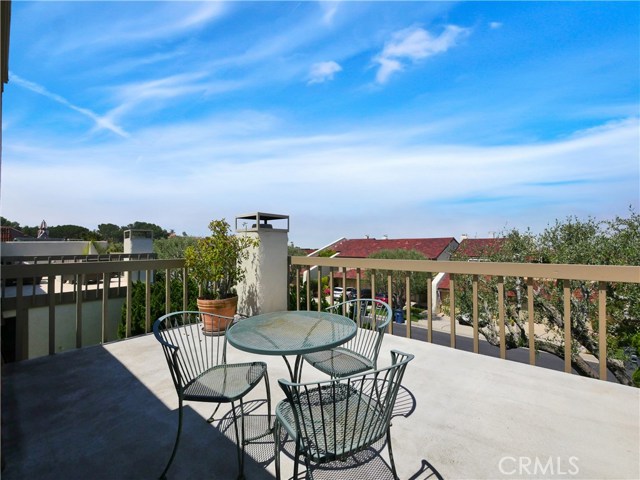 65 Cresta Verde Drive, Rolling Hills Estates, California 90274, 2 Bedrooms Bedrooms, ,1 BathroomBathrooms,Residential,Sold,Cresta Verde,PV20103342