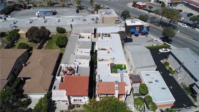 303 S Lucia, Redondo Beach, California 90277, ,Residential Income,Sold,S Lucia,SB18096816