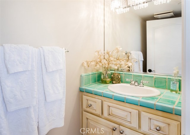 506 11th Street, Hermosa Beach, California 90254, 3 Bedrooms Bedrooms, ,2 BathroomsBathrooms,Residential,Sold,11th,SB19039809