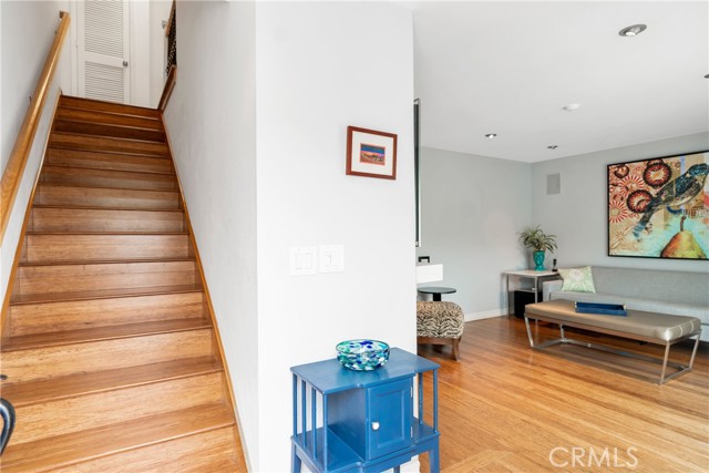 319 Emerald Street, Redondo Beach, California 90277, 2 Bedrooms Bedrooms, ,2 BathroomsBathrooms,Residential,Sold,Emerald,SB21122333