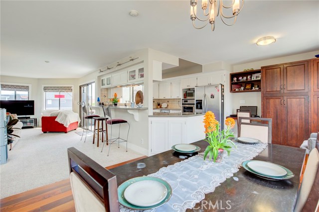 217 Helberta Avenue, Redondo Beach, California 90277, 3 Bedrooms Bedrooms, ,2 BathroomsBathrooms,Residential,Sold,Helberta,SB19082570