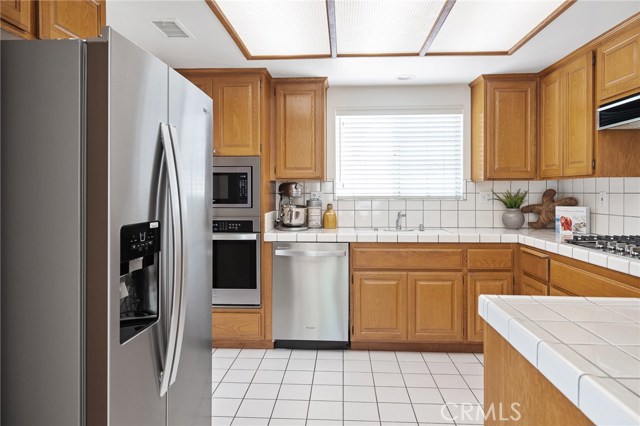 2419 Mathews Avenue, Redondo Beach, California 90278, 3 Bedrooms Bedrooms, ,2 BathroomsBathrooms,Residential,Sold,Mathews,SB20196169