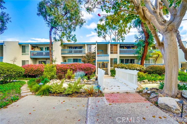 615 Prospect Avenue, Redondo Beach, California 90277, 2 Bedrooms Bedrooms, ,1 BathroomBathrooms,Residential,Sold,Prospect,SB19060602