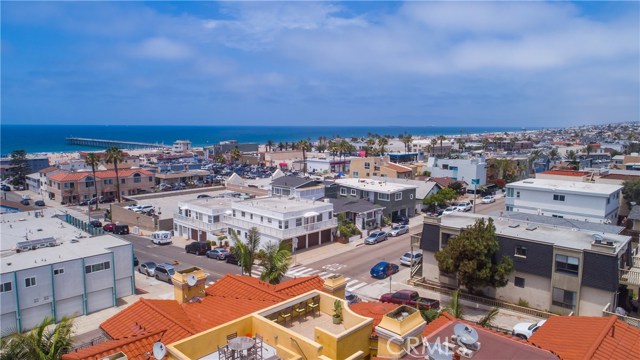 214 10th Street, Hermosa Beach, California 90254, 3 Bedrooms Bedrooms, ,3 BathroomsBathrooms,Residential,Sold,10th,SB18167893