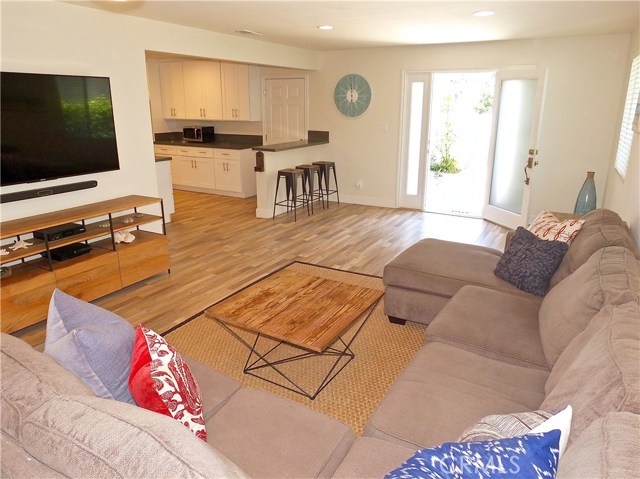18316 Grevillea Avenue, Redondo Beach, California 90278, 3 Bedrooms Bedrooms, ,2 BathroomsBathrooms,Residential,Sold,Grevillea,PW20134406