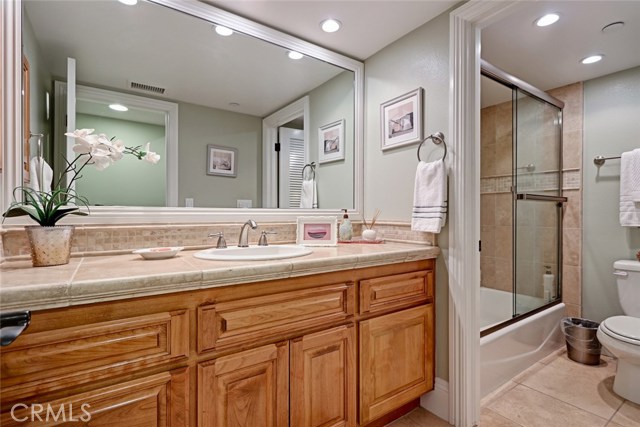 317 Anita Street, Redondo Beach, California 90278, 4 Bedrooms Bedrooms, ,3 BathroomsBathrooms,Residential,Sold,Anita,SB18047449