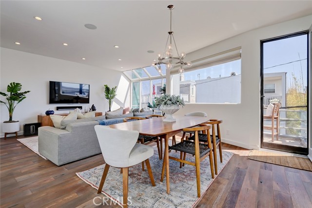 417 20th Place, Manhattan Beach, California 90266, 3 Bedrooms Bedrooms, ,2 BathroomsBathrooms,Residential,Sold,20th,SB21058820