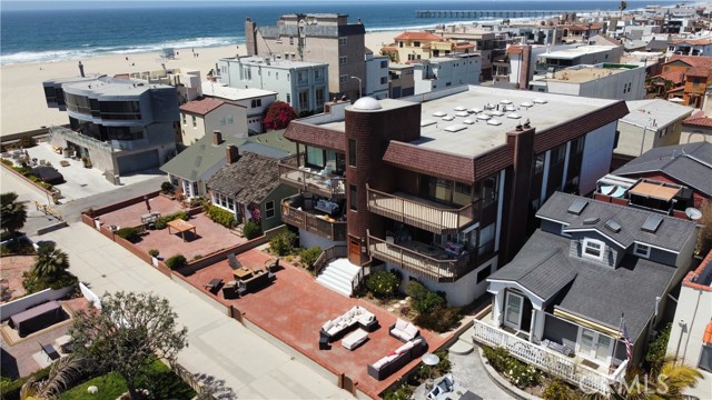 33 4th Street, Hermosa Beach, California 90254, 3 Bedrooms Bedrooms, ,Residential,Sold,4th,SB21088365