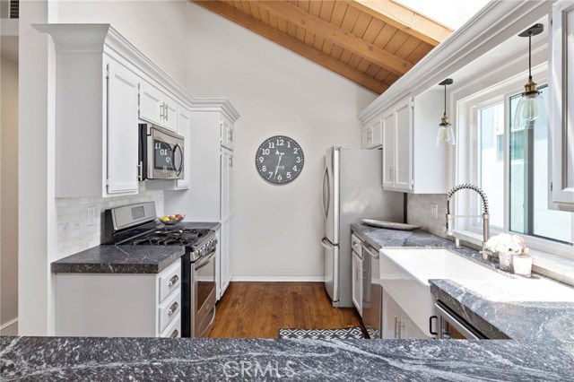 1216 20th Place, Hermosa Beach, California 90254, 3 Bedrooms Bedrooms, ,2 BathroomsBathrooms,Residential,Sold,20th,SB20132382