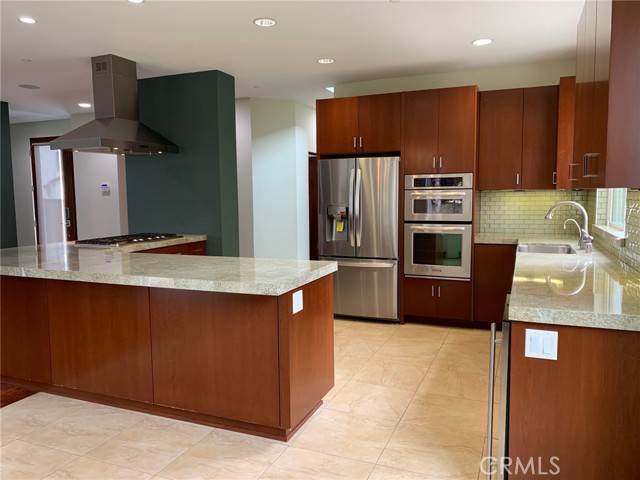 1933 Gates Avenue, Redondo Beach, California 90278, 4 Bedrooms Bedrooms, ,3 BathroomsBathrooms,Residential,Sold,Gates,SB21164757