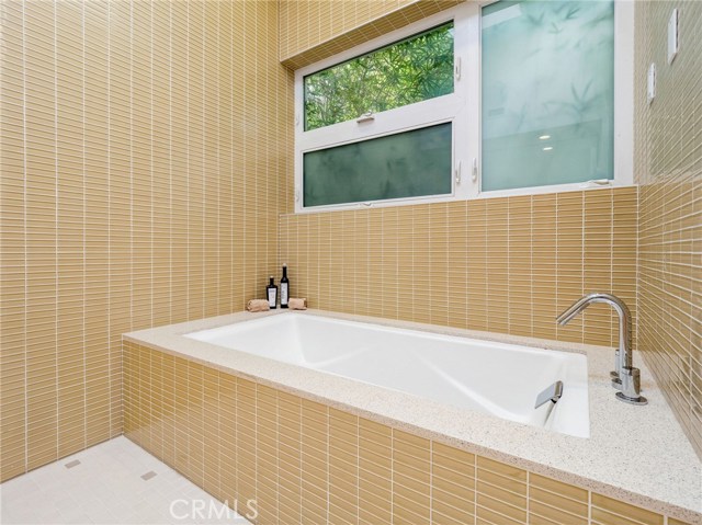 448 31st Street, Manhattan Beach, California 90266, 3 Bedrooms Bedrooms, ,2 BathroomsBathrooms,Residential,Sold,31st,SB20192689