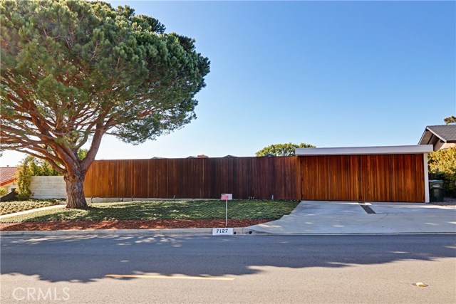 7127 Crest Road, Rancho Palos Verdes, California 90275, 4 Bedrooms Bedrooms, ,4 BathroomsBathrooms,Residential,Sold,Crest,SB18057779