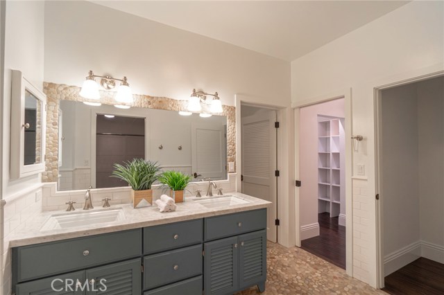 1111 8th Street, Hermosa Beach, California 90254, 4 Bedrooms Bedrooms, ,3 BathroomsBathrooms,Residential,Sold,8th,SB20223282