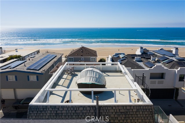113 30th Place, Manhattan Beach, California 90266, 2 Bedrooms Bedrooms, ,2 BathroomsBathrooms,Residential,Sold,30th,SB21040269
