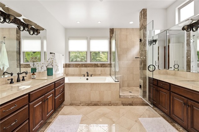 556 Helberta Avenue, Redondo Beach, California 90277, 4 Bedrooms Bedrooms, ,3 BathroomsBathrooms,Residential,Sold,Helberta,SB20115662