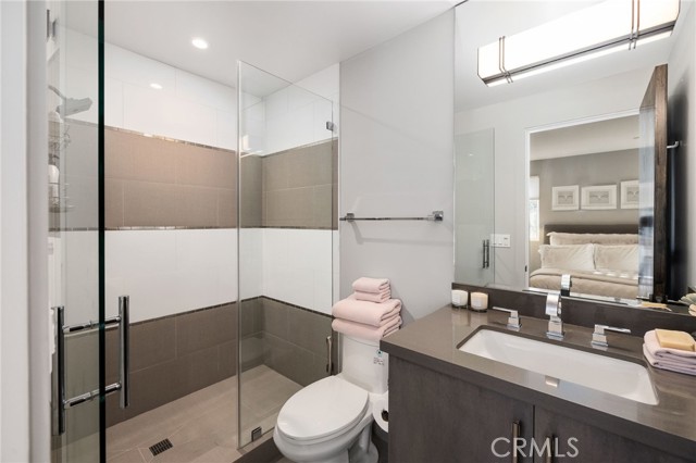 319 34th Place, Manhattan Beach, California 90266, 3 Bedrooms Bedrooms, ,3 BathroomsBathrooms,Residential,Sold,34th,PV21029643