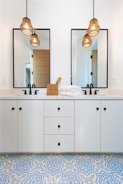 2003 Gates Avenue, Redondo Beach, California 90278, 4 Bedrooms Bedrooms, ,4 BathroomsBathrooms,Residential,Sold,Gates,SB21078366