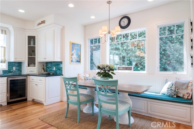 872 27th Street, Manhattan Beach, California 90266, 4 Bedrooms Bedrooms, ,3 BathroomsBathrooms,Residential,Sold,27th,SB20136143