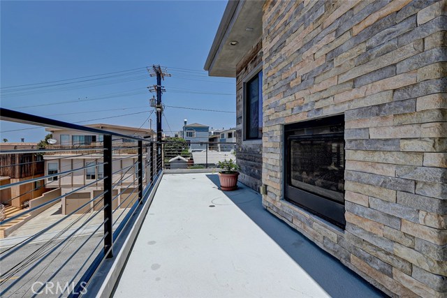 706 2nd Street, Hermosa Beach, California 90254, 4 Bedrooms Bedrooms, ,3 BathroomsBathrooms,Residential,Sold,2nd,SB19150303