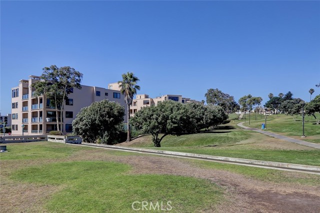 140 The Village, Redondo Beach, California 90277, 2 Bedrooms Bedrooms, ,2 BathroomsBathrooms,Residential,Sold,The Village,SB21160214