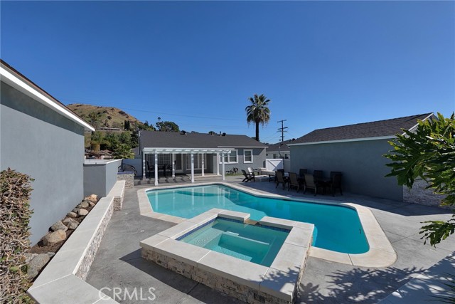 3 Bed Home for Sale in Sun Valley, California