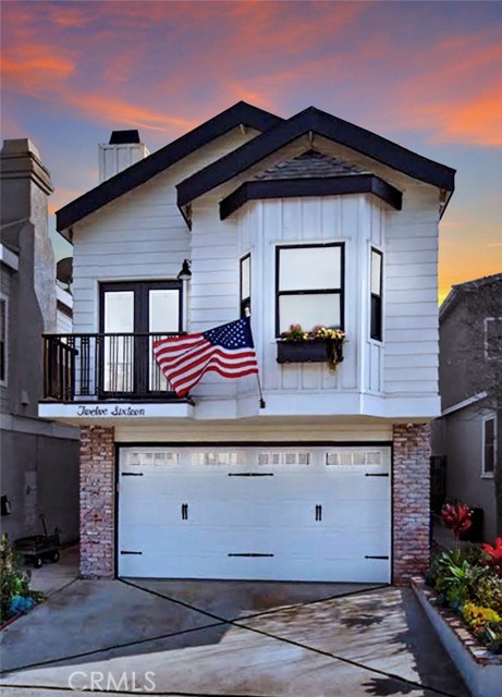 1216 20th Place, Hermosa Beach, California 90254, 3 Bedrooms Bedrooms, ,2 BathroomsBathrooms,Residential,Sold,20th,SB20132382