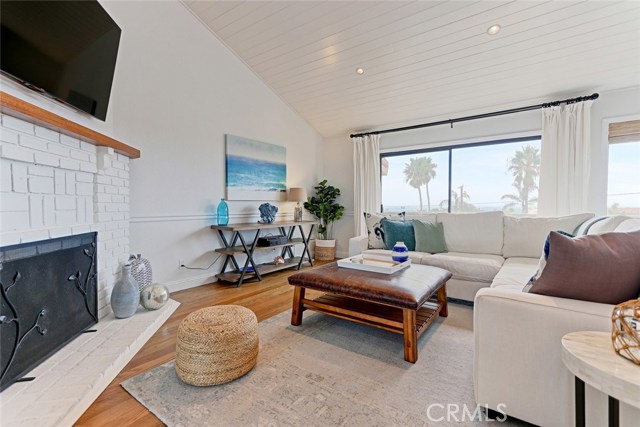 230 Guadalupe Avenue, Redondo Beach, California 90277, 2 Bedrooms Bedrooms, ,1 BathroomBathrooms,Residential,Sold,Guadalupe,SB17248817