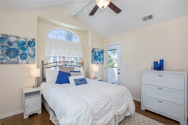 2010 Perry Avenue, Redondo Beach, California 90278, 4 Bedrooms Bedrooms, ,2 BathroomsBathrooms,Residential,Sold,Perry,SB20136139