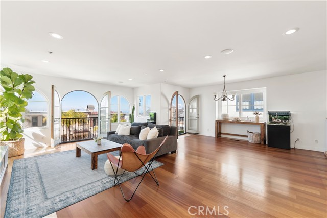 3104 Alma Avenue, Manhattan Beach, California 90266, 3 Bedrooms Bedrooms, ,4 BathroomsBathrooms,Residential,Sold,Alma,SB21051698