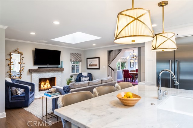 592 33rd Street, Manhattan Beach, California 90266, 3 Bedrooms Bedrooms, ,3 BathroomsBathrooms,Residential,Sold,33rd,SB19082655