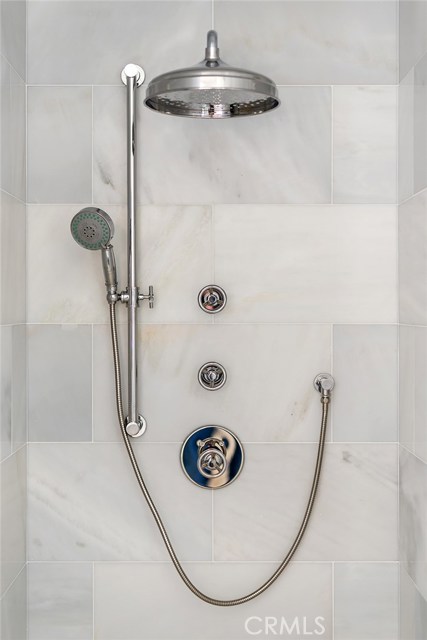 1121 Manhattan Ave, Hermosa Beach, California 90254, 4 Bedrooms Bedrooms, ,2 BathroomsBathrooms,Residential,Sold,Manhattan Ave,SB18116434