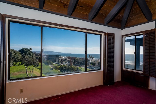 219 27th Street, Manhattan Beach, California 90266, 5 Bedrooms Bedrooms, ,3 BathroomsBathrooms,Residential,Sold,27th,SB21135185