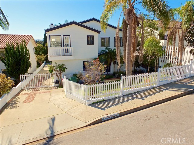 1726 Mathews Avenue, Manhattan Beach, California 90266, 4 Bedrooms Bedrooms, ,4 BathroomsBathrooms,Residential,Sold,Mathews,PW20042741