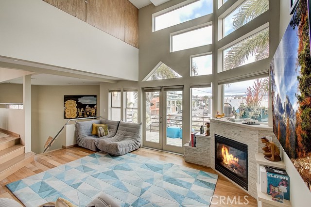 1401 Manhattan Avenue, Hermosa Beach, California 90254, 4 Bedrooms Bedrooms, ,3 BathroomsBathrooms,Residential,Sold,Manhattan,SB19160041