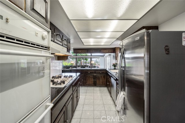 512 Green Lane, Redondo Beach, California 90278, 4 Bedrooms Bedrooms, ,3 BathroomsBathrooms,Residential,Sold,Green,SP19175465