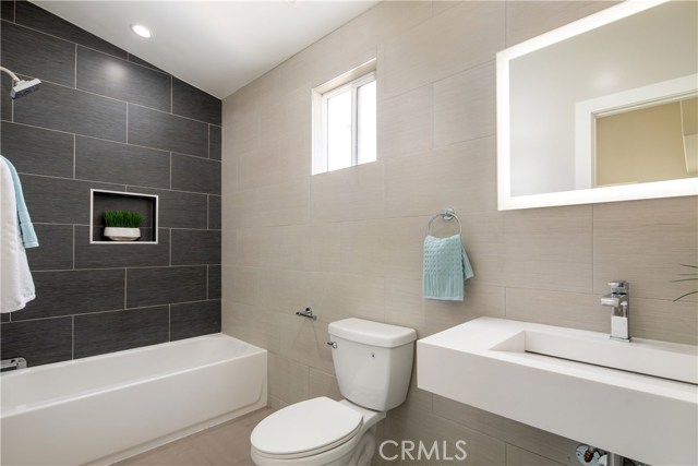 308 Francisca Avenue, Redondo Beach, California 90277, 4 Bedrooms Bedrooms, ,3 BathroomsBathrooms,Residential,Sold,Francisca,SB19268645