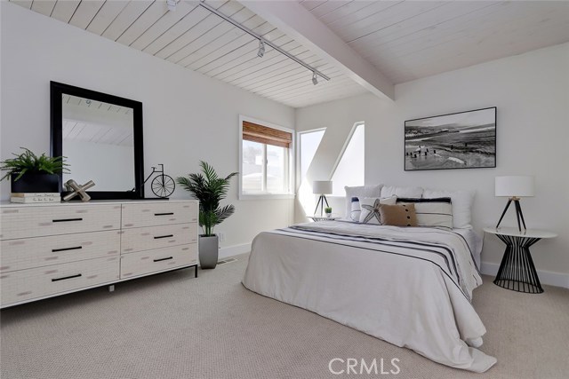 323 29th Street, Manhattan Beach, California 90266, 4 Bedrooms Bedrooms, ,3 BathroomsBathrooms,Residential,Sold,29th,SB19246067