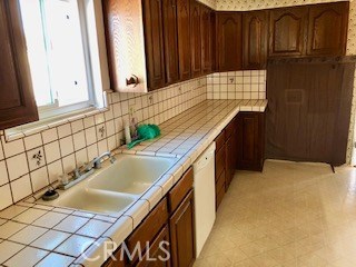 807 Lilienthal Lane, Redondo Beach, California 90278, 7 Bedrooms Bedrooms, ,4 BathroomsBathrooms,Residential,Sold,Lilienthal,SW19214805