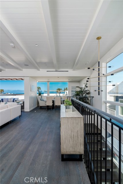 1121 Manhattan Ave, Hermosa Beach, California 90254, 4 Bedrooms Bedrooms, ,2 BathroomsBathrooms,Residential,Sold,Manhattan Ave,SB18116434