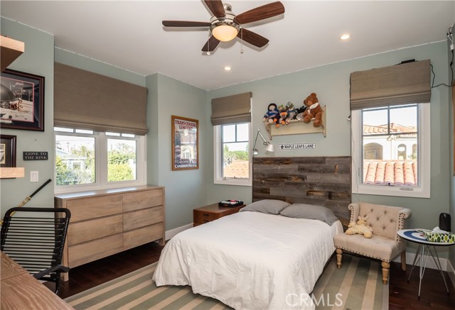 756 36th Street, Manhattan Beach, California 90266, 6 Bedrooms Bedrooms, ,3 BathroomsBathrooms,Residential,Sold,36th,SB20029845