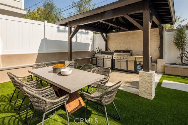 3208 Pacific Avenue, Manhattan Beach, California 90266, 4 Bedrooms Bedrooms, ,3 BathroomsBathrooms,Residential,Sold,Pacific,SB18253050